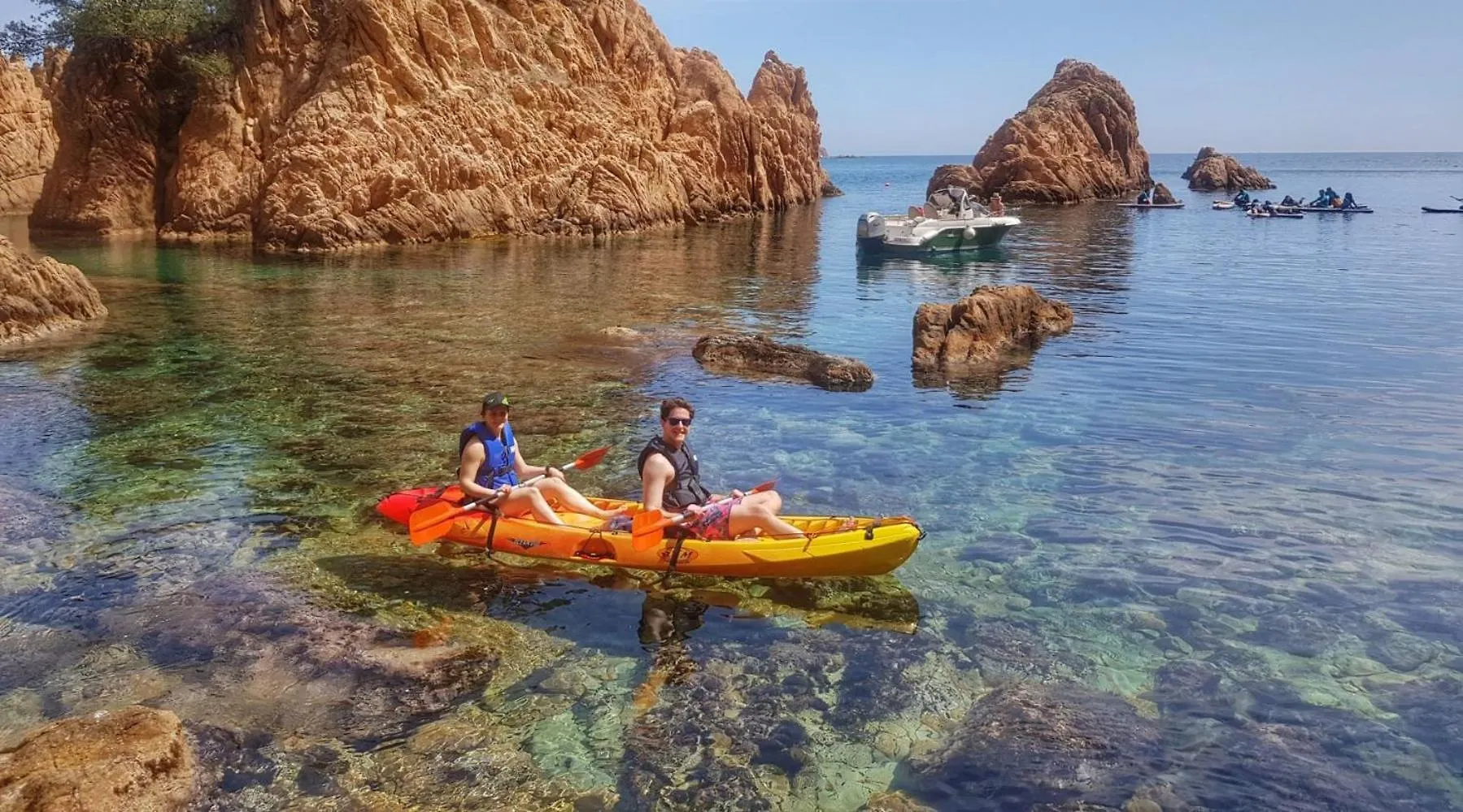 Sol y Mar 1-Maison jumelée avec terrasse, piscine et parking communautaire, surplomb de mer Begur